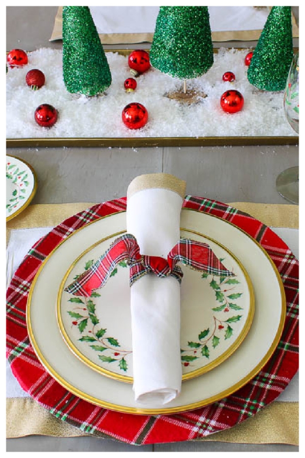 Christmas DIY charger plates were featured at the home matters link party #457